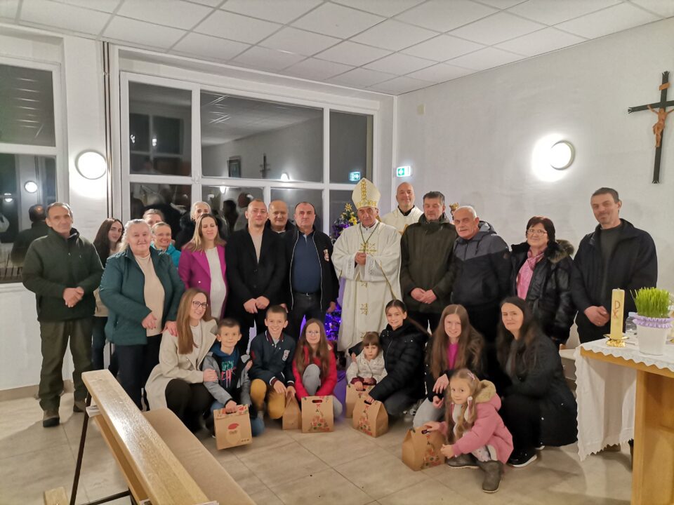 Božićna misa bdijenja u Srbu