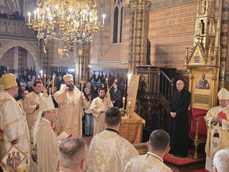 U KRIŽEVCIMA SVEČANO PROSLAVLJEN DAN KRIŽEVAČKE EPARHIJE I URUČENA POSEBNA ZAHVALNICA NUNCIJU GIORGIU LINGUI