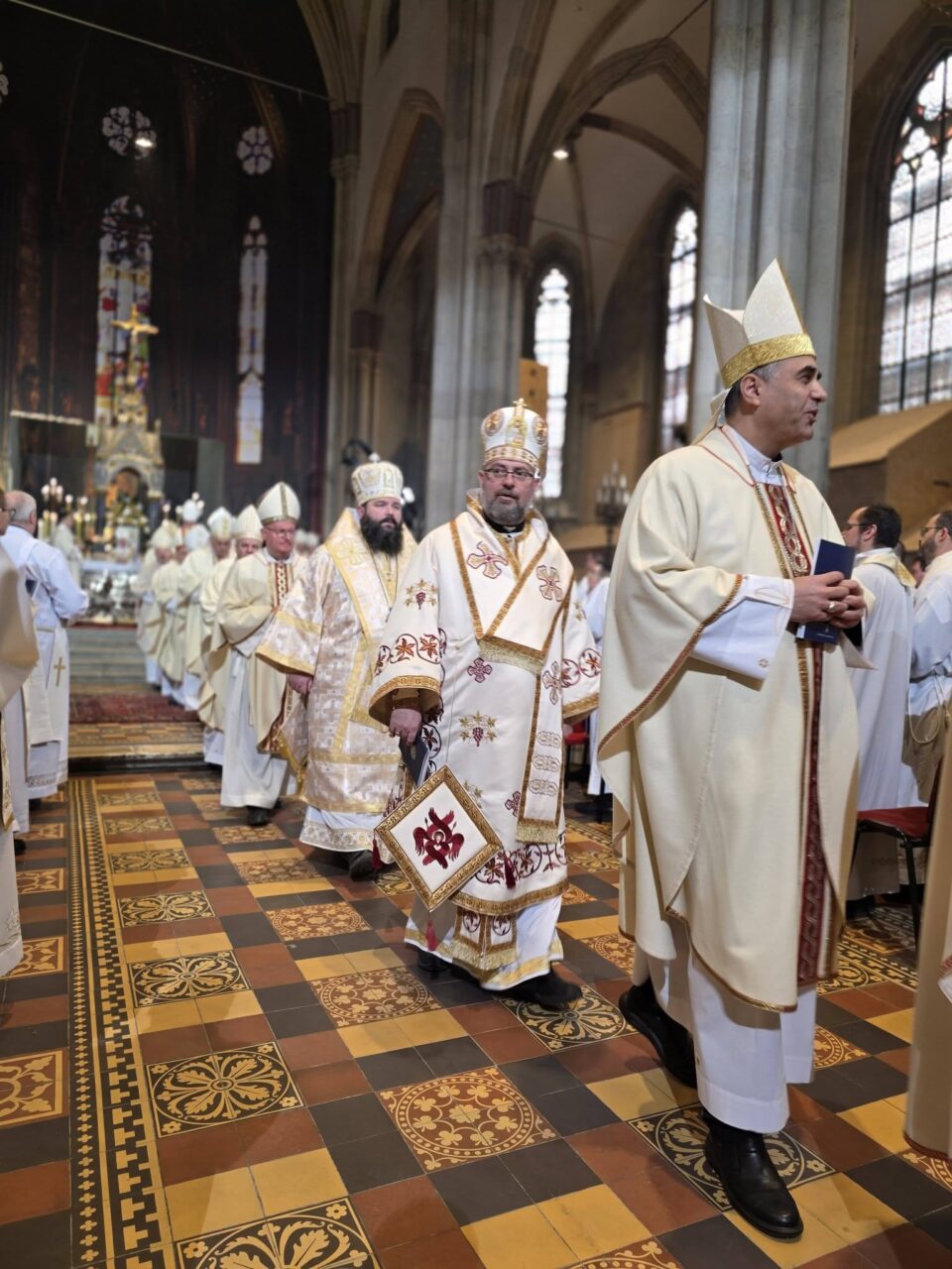ZAREĐENA DVA NOVA ZAGREBAČKA POMOĆNA BISKUPA