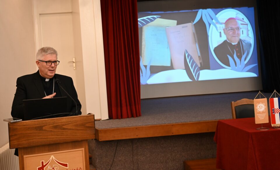 ZADAR: Izlaganja prvog dijela skupa o nadbiskupu Ivanu Prenđi: Pinčić, Dundović, Petrov, Zgrablić, Fuzul, Duvnjak